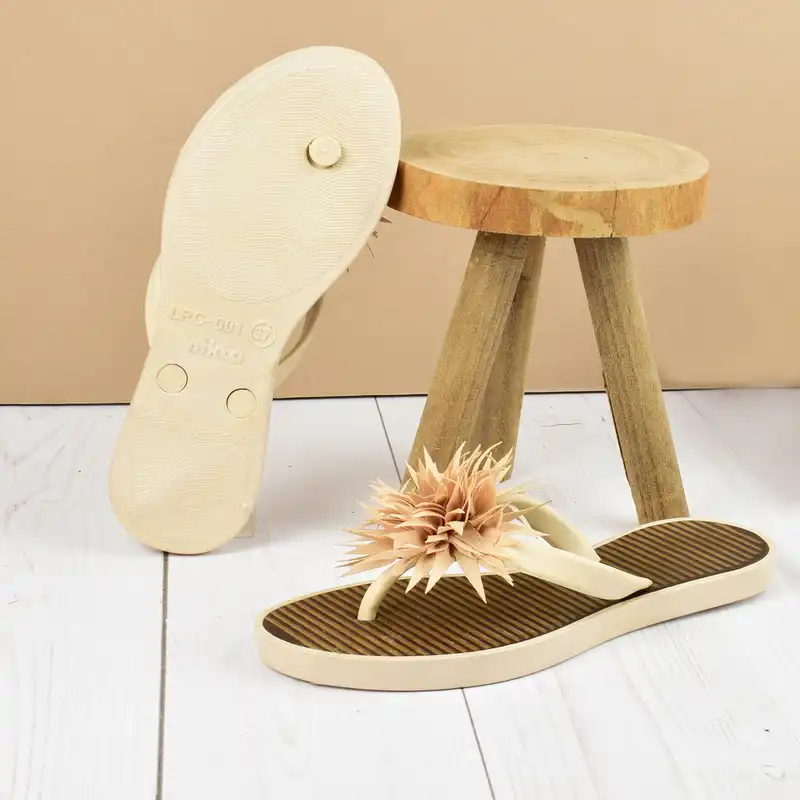 دمپایی لاانگشتی زنانه نیکتا مدل گل پارچه ای  BZH.4026