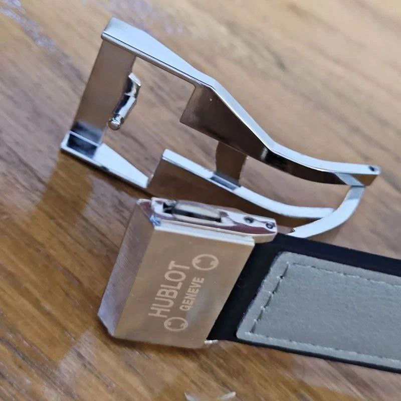 ساعت مچی عقربه ای زنانه  مدل اسکلتون بیگ بنگ Tt99