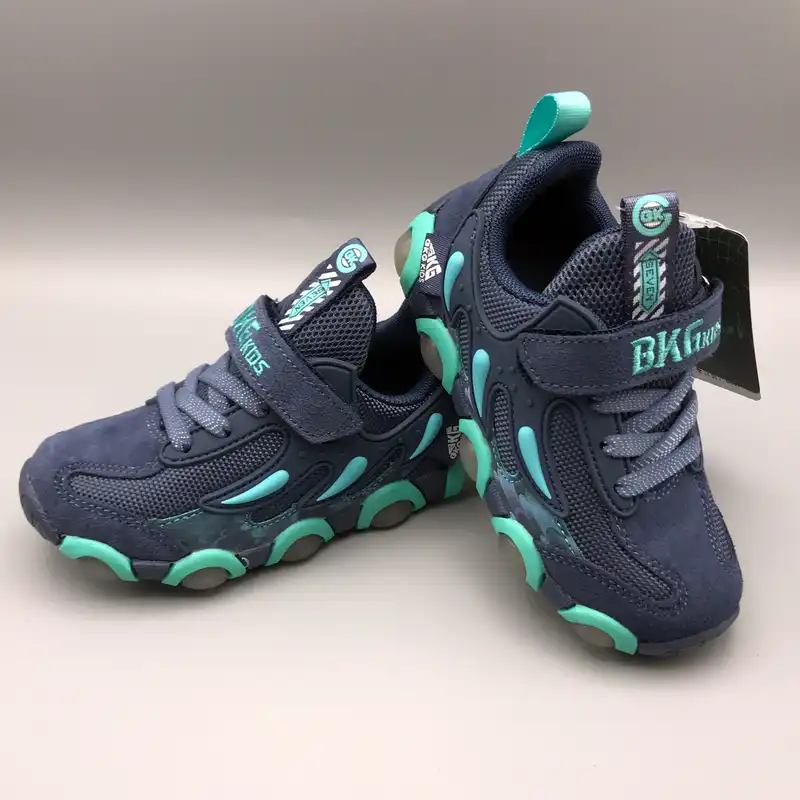 کفش پیاده روی بی کی جی کیدز مدل چراغ دار کد 411