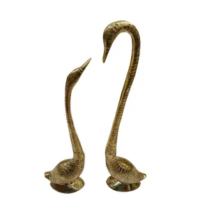 مجسمه برنزی طرح قو عاشق کد M101 مجموعه دو عددی