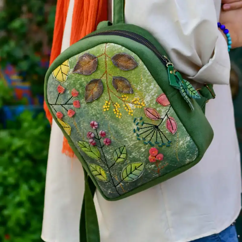 کوله پشتی زنانه مدل دینا