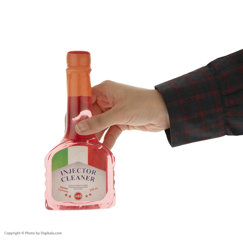 مکمل سوخت خودرو مدل E79 حجم 300 میلی لیتر به همراه تمیز کننده سیستم سوخت خودرو