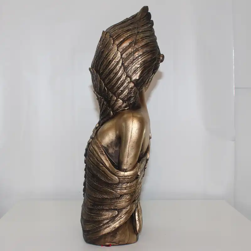 مجسمه شاهین کد 102