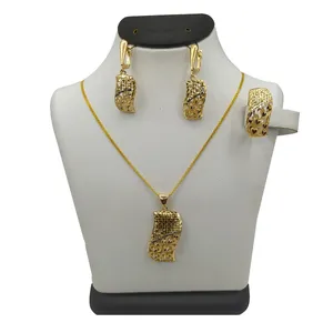 نیم ست طلا 18 عیار زنانه مدل ریناس