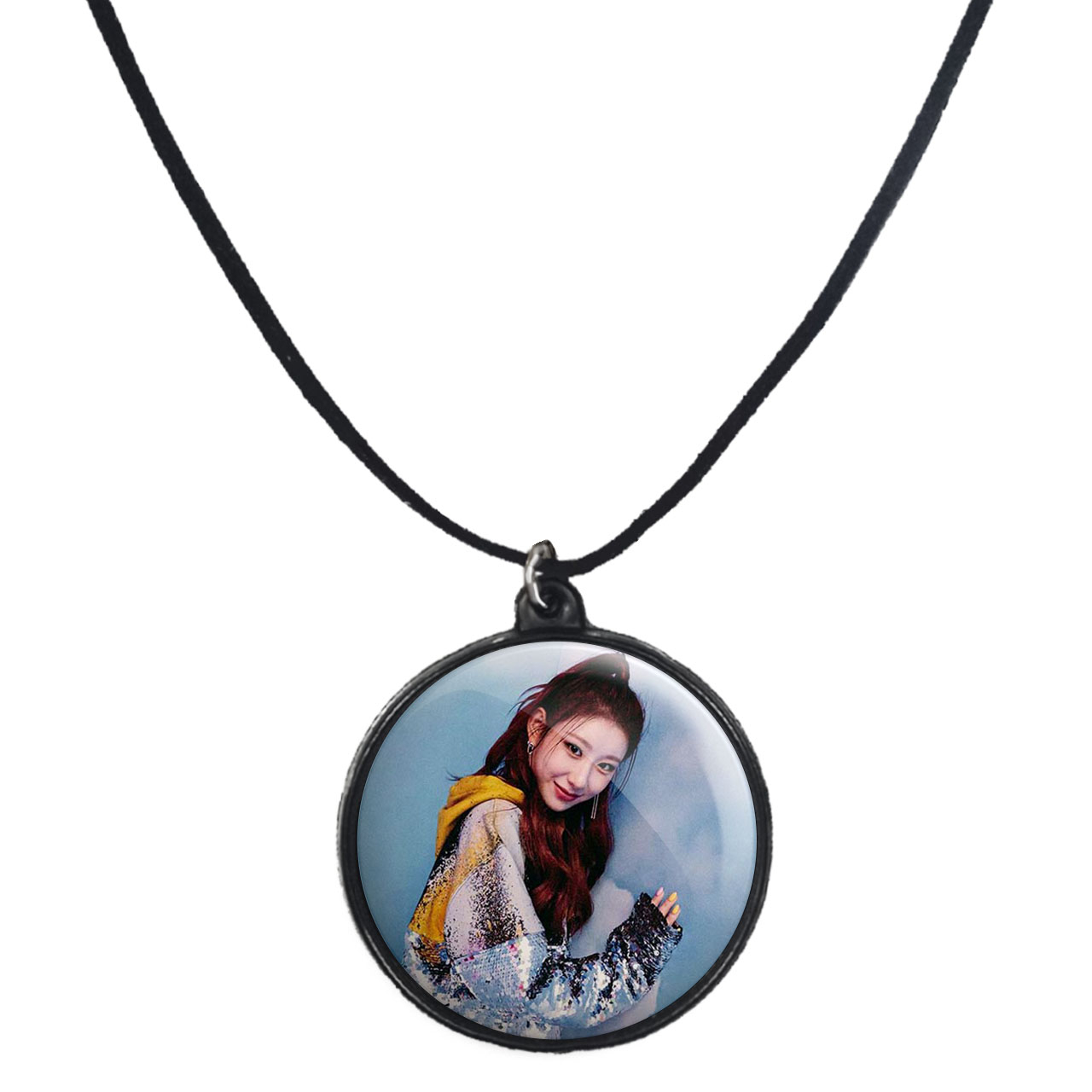 گردنبند پرمانه طرح گروه موسیقی ایتزی کد pmb.13256 مدل دو طرفه