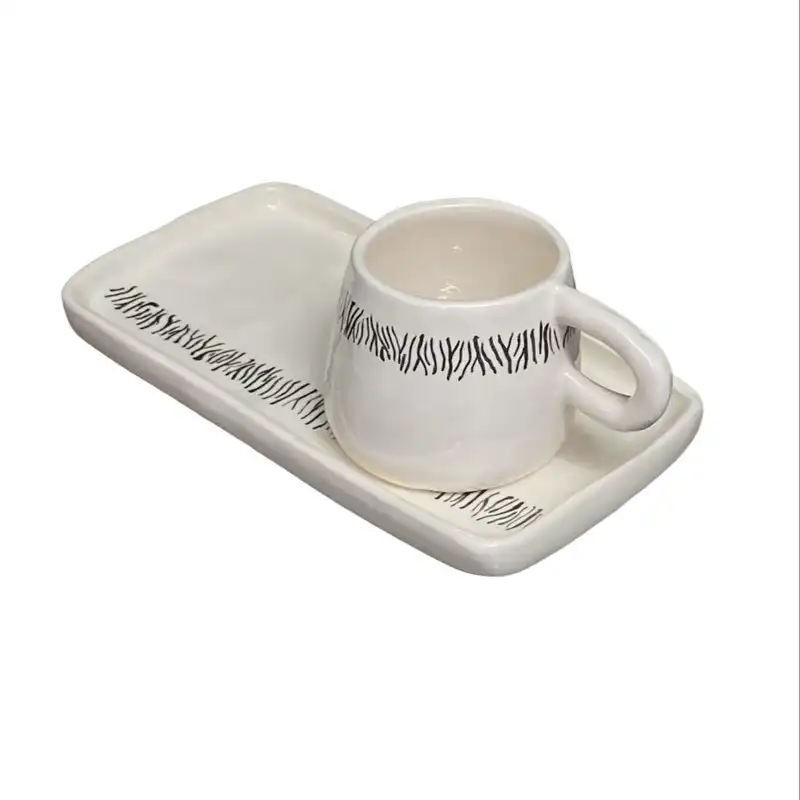 ست فنجان و زیر لیوانی سرامیکی مدل زبرا
