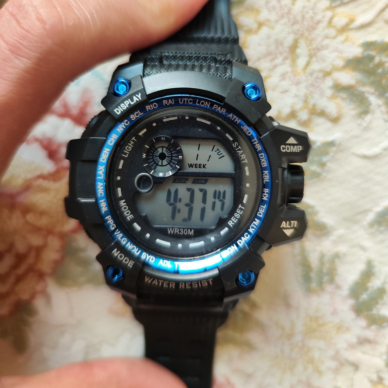 ساعت مچی دیجیتال مدل اسپرت تک زمانه کرنومتر دار کد 2 ساعت مچی دیجیتال مدل اسپرت تک زمانه کرنومتر دار کد 2