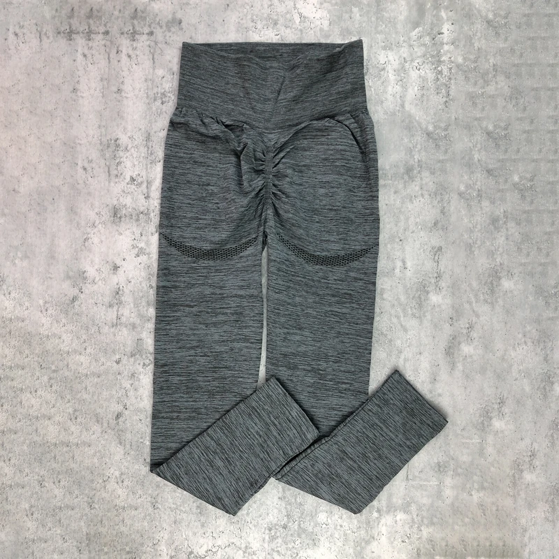 عکس شماره 26 : لگینگ ورزشی زنانه مدل سیملس پشت چین دار گنی کد t1