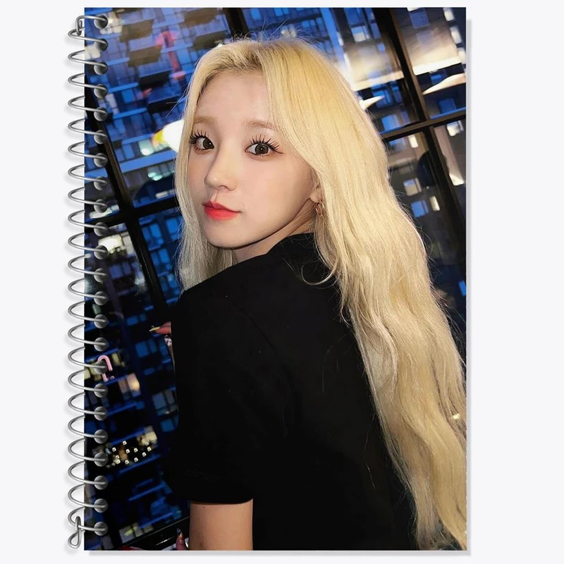 دفتر زبان 50 برگ خندالو مدل سه خط طرح یوکی گروه جی آیدل GIdle کد 19507