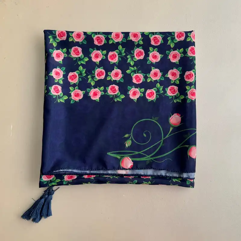 روسری زنانه مدل نخی گل گلی چهار فصل منگوله دار