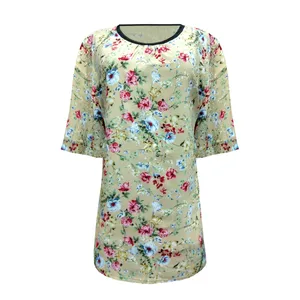 بلوز زنانه مدل گلدار نخی قواره دار کد 105016