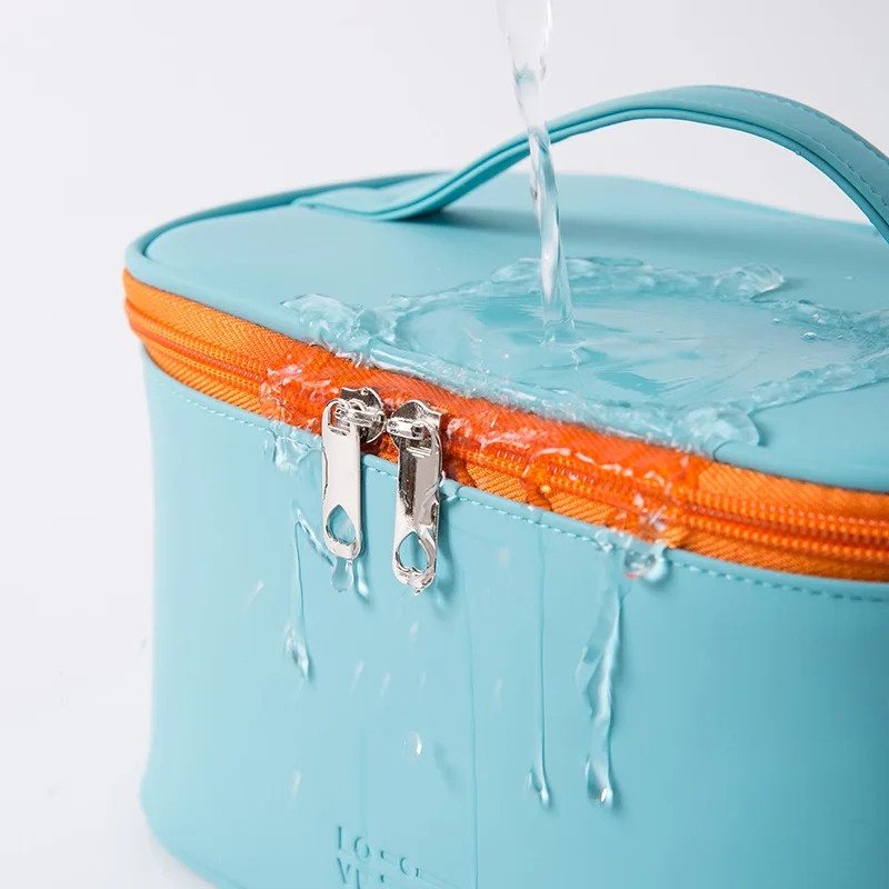 کیف لوازم آرایش زنانه مدل Love