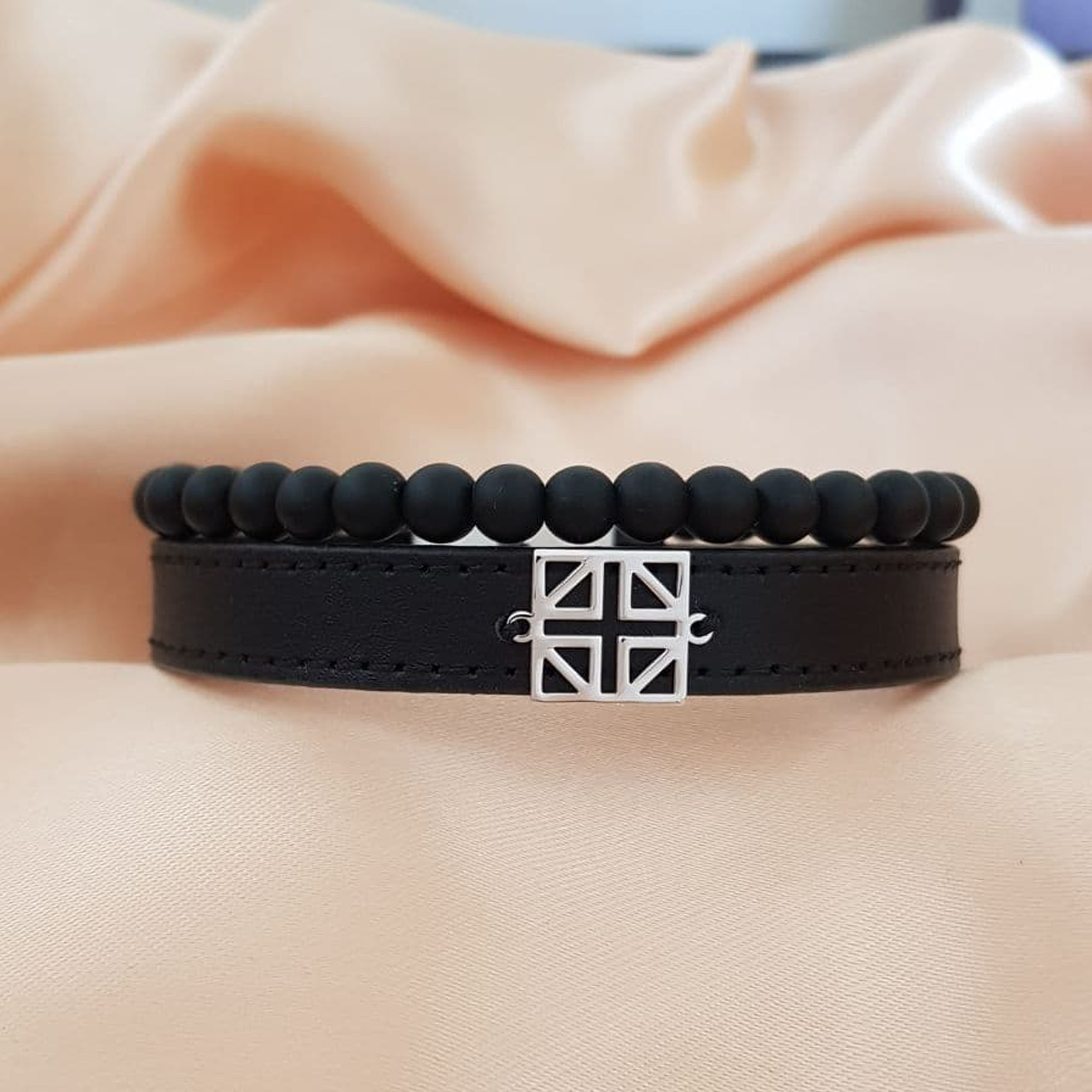 دستبند نقره مردانه ترمه ۱ طرح اسلیمی کد mas 00614 دستبند نقره مردانه ترمه ۱ طرح اسلیمی کد mas 00614