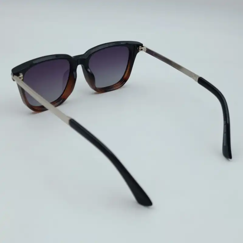 عینک آفتابی دیوید بکهام مدل UM1893