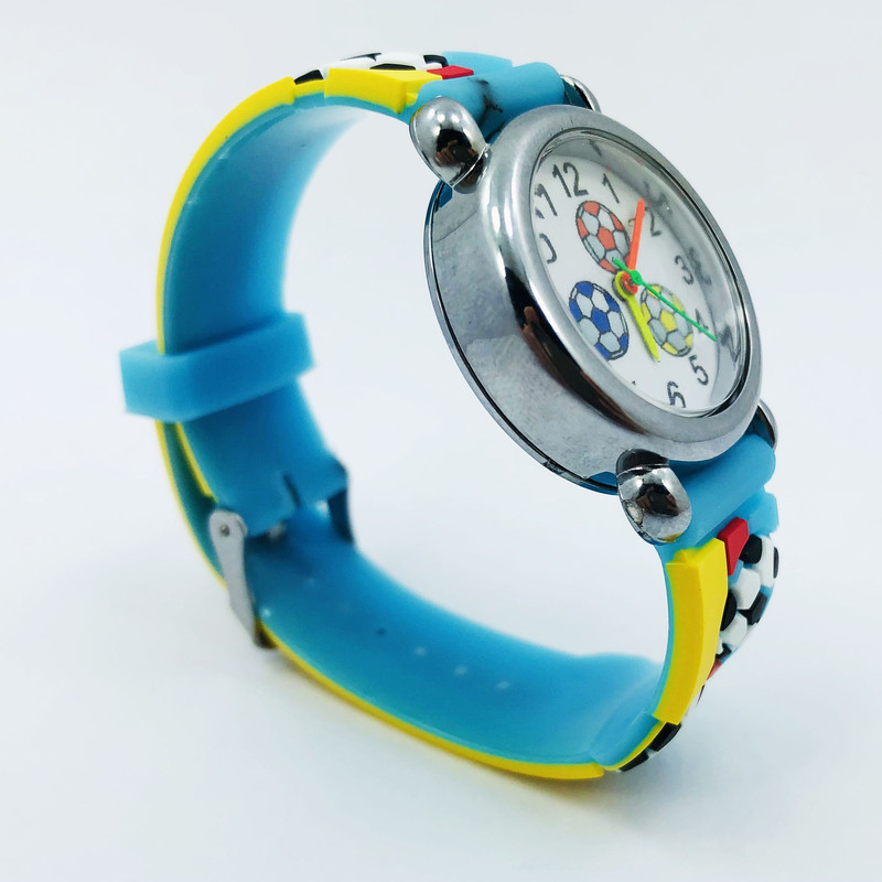 ساعت  مچی عقربه ای پسرانه مدل توپ فوتبال