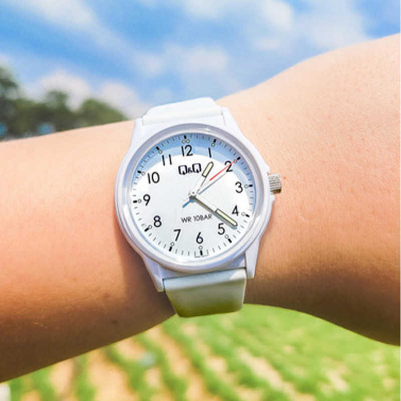 ساعت مچی عقربه ای کیو اند کیو مدل V00A-001VY ساعت مچی عقربه ای کیو اند کیو مدل V00A-001VY