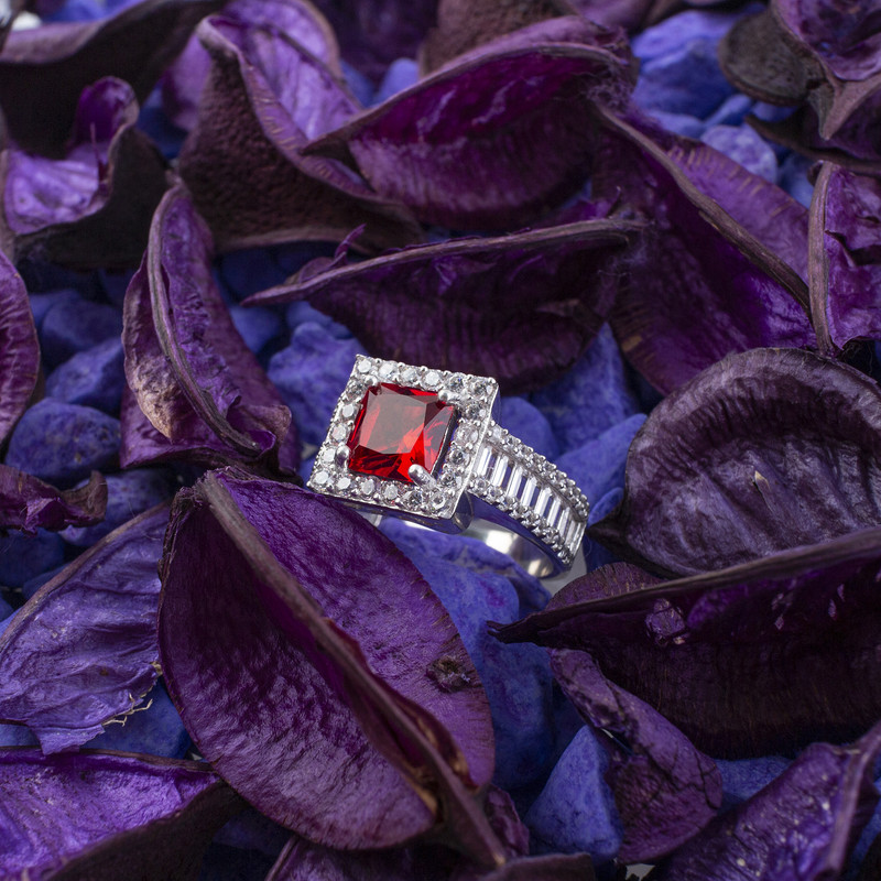 انگشتر نقره زنانه مدل یاقوت AVN-R124 انگشتر نقره زنانه مدل یاقوت AVN-R124