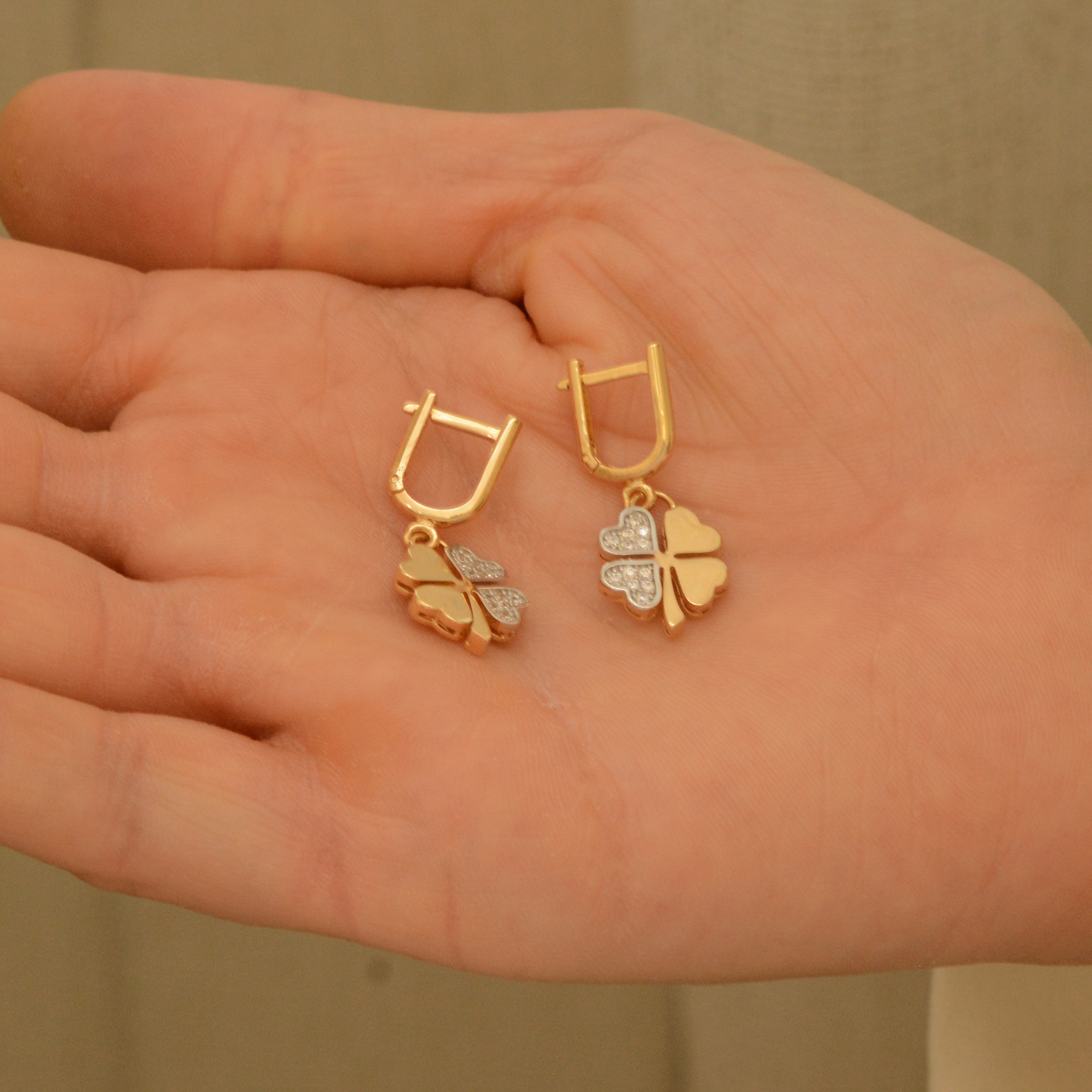 گوشواره طلا 18 عیار زنانه طلای مستجابی مدل گل جلوا کد 6633