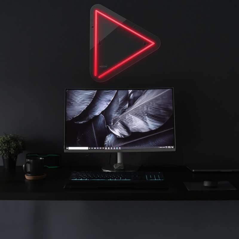 چراغ دیواری نئون دیزاین طرح Play_RD