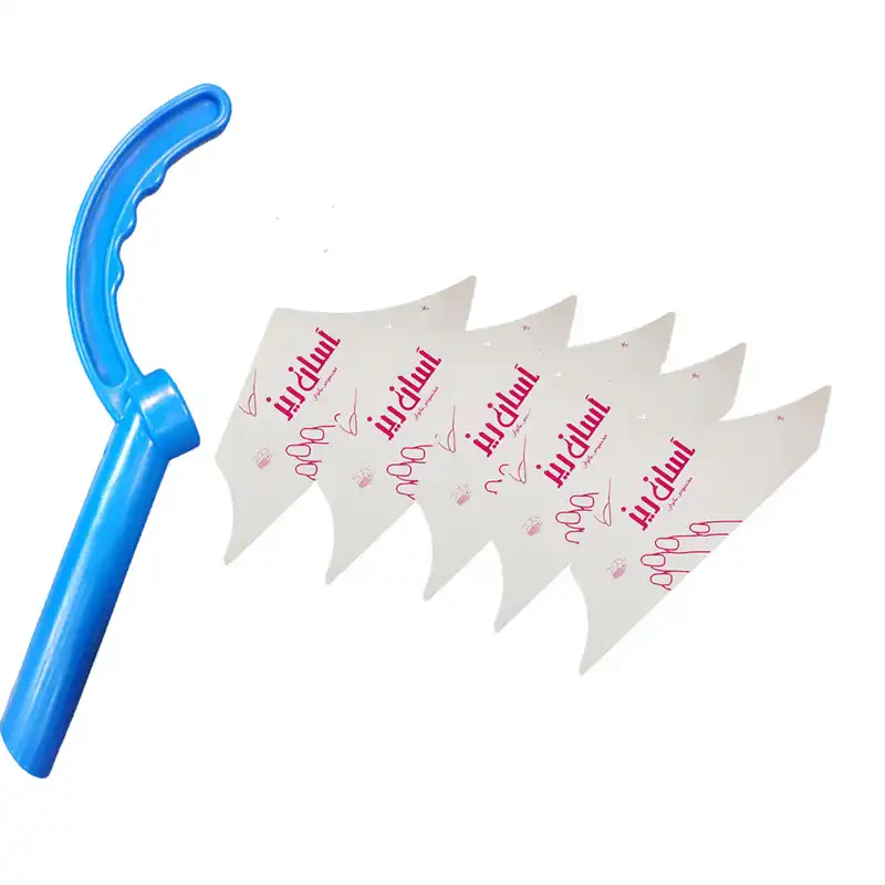 آفتابه مسافرتی مدل af23 به همراه ابزار توالت سفری بانوان بسته 6 عددی