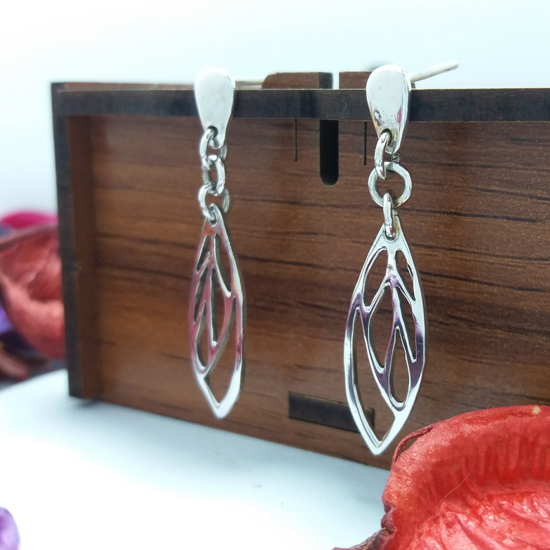 گوشواره نقره زنانه مدل برگ با زنجیر