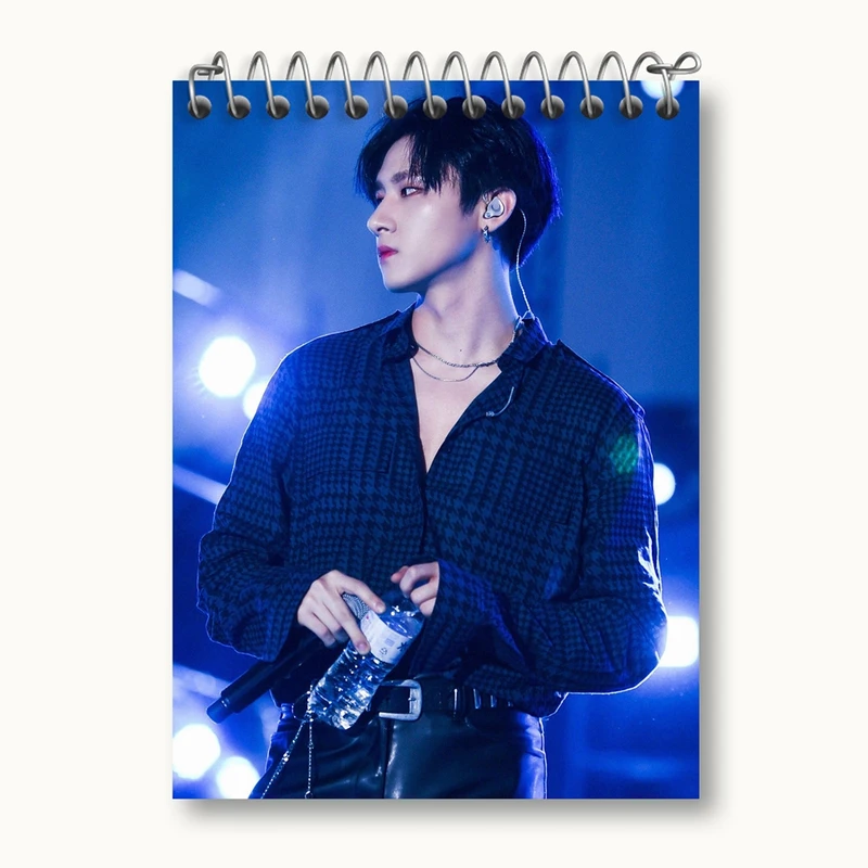 دفتر یادداشت 50 برگ خندالو مدل آی ام گروه مانستا اکس MONSTA X کد 21113