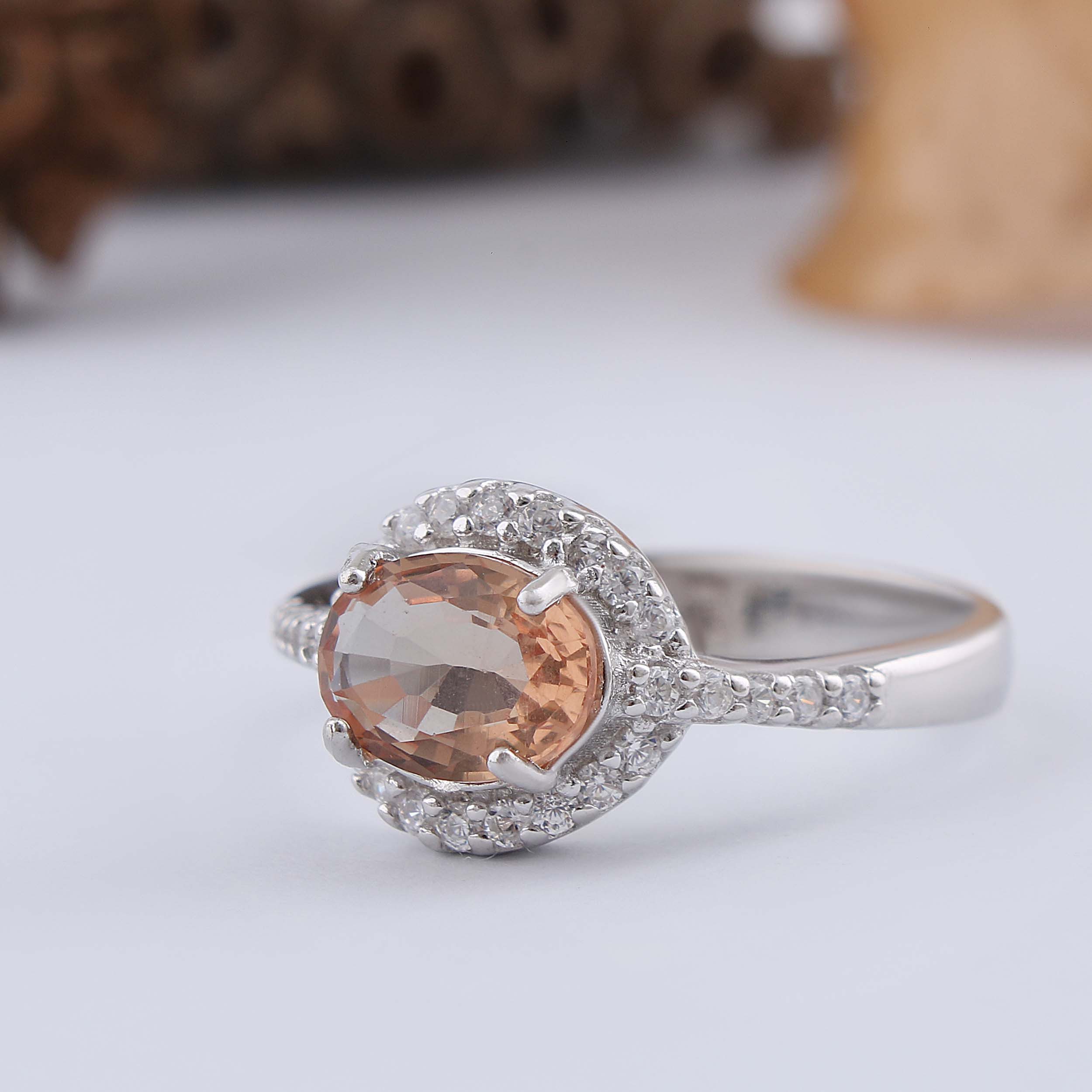 انگشتر نقره زنانه بازرگانی میلادی مدل سنگ الکساندریت نگین برلیان بدون ریزش آبکاری رادیوم کد AWR_1612