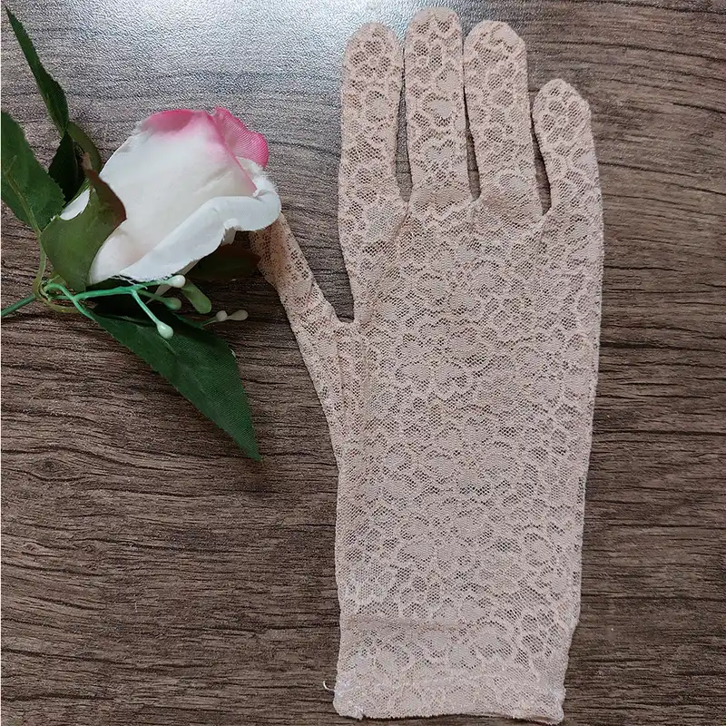 دستکش زنانه مدل گیپور طرح گل رز کد AS1345 رنگ کرم