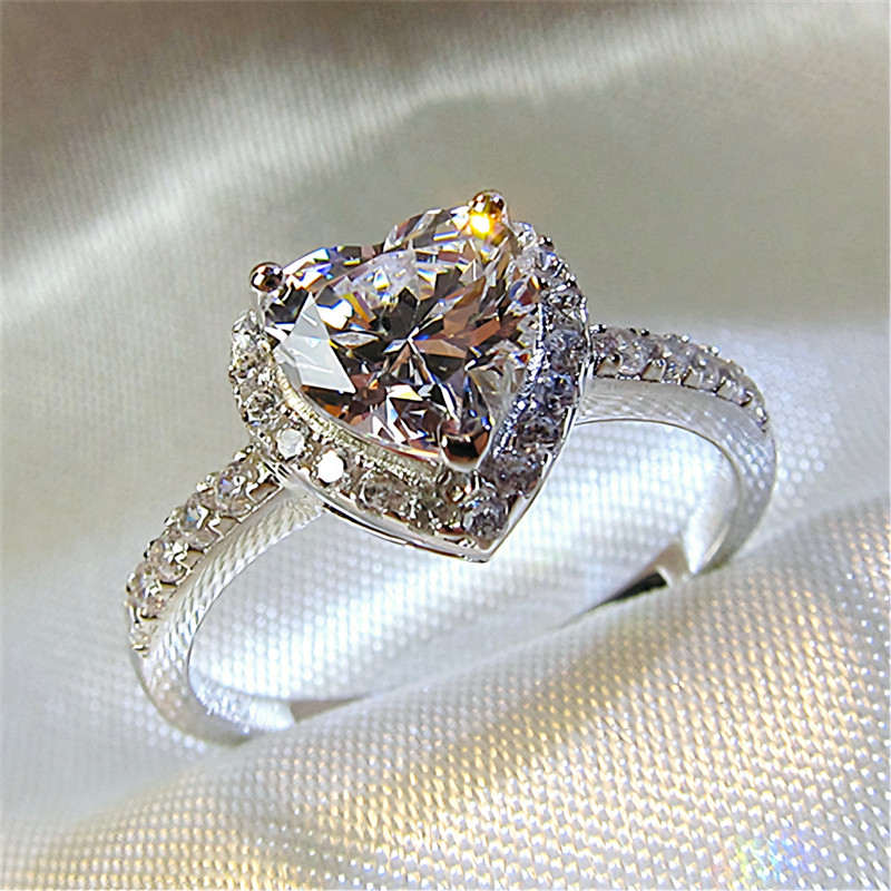 انگشتر زنانه مدل قلب نگین دار طرح الماس کد Artcty44