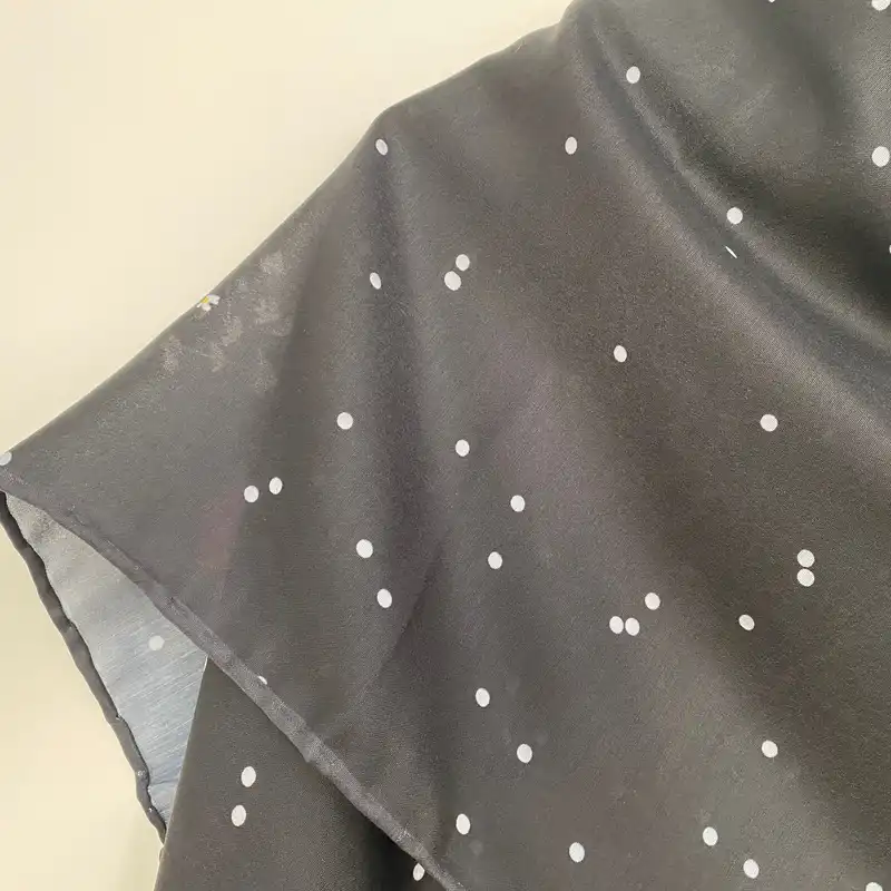 روسری زنانه مدل نخی چهار فصل کد 9017