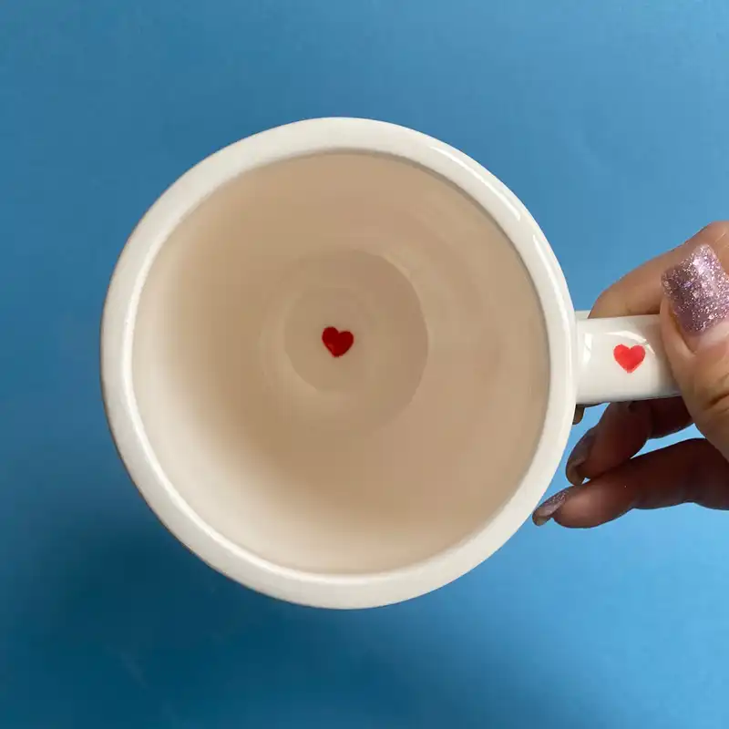 ماگ سرامیکی مدل قلب و پنجه بلند