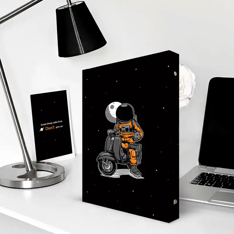 کلاسور پدیده نقش مدل فضا نورد 26 حلقه به همراه تخته شاسی