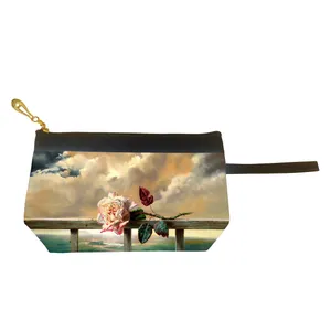 کیف لوازم آرایش زنانه  مدل L1035 طرح گل رز و نرده چوبی و خانه الکسی آنتونوف