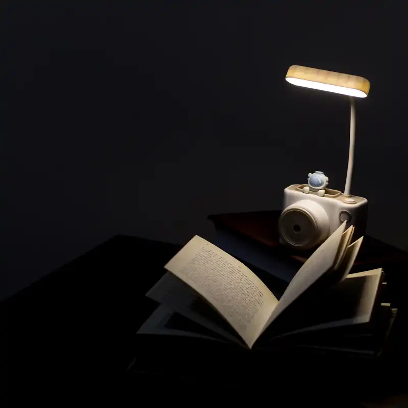 چراغ مطالعه مدل دوربین کد 02