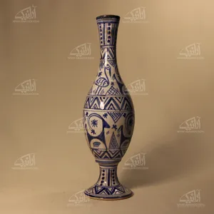 گلدان سفالی‏ نقاشی زیر لعابی‏ ‏ سفید‏ طرح ‏باستانی‏ مدل 1015800006