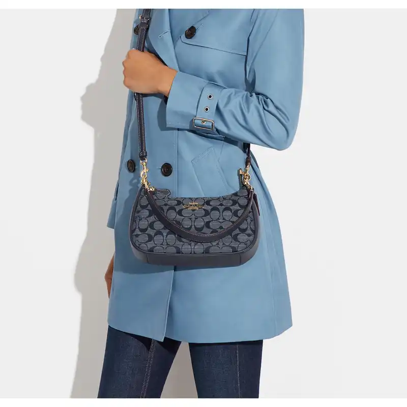 کیف رودوشی زنانه کوچ مدل F687