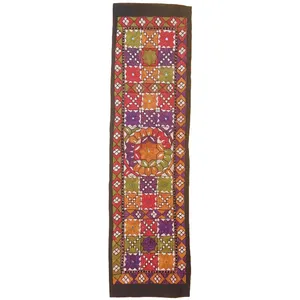 رومیزی سوزن دوزی کد SOOZRA56