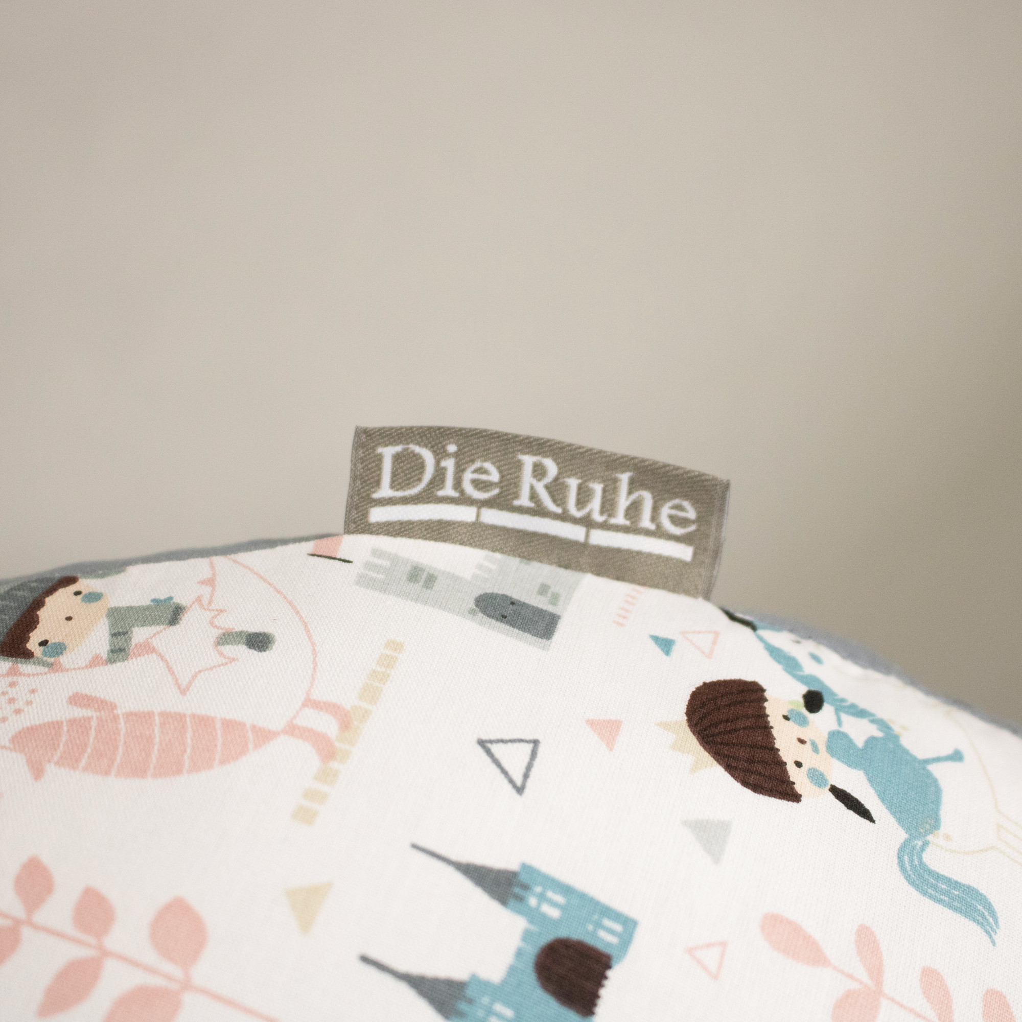 بالش شیردهی دی روحه مدل اژدها سوار