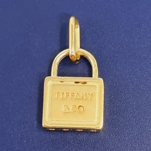 آویز گردنبند طلا 18 عیار زنانه گالری یارطلا کد PLLOCK11