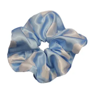 کش مو زنانه مدل اسکرانچی ساتن ابریشم طرح ابر 