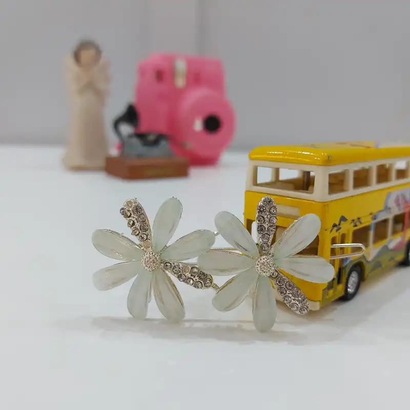 گیره مو زنانه مدل بابونه طرح گل