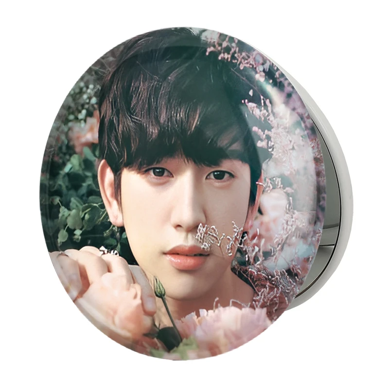 آینه جیبی خندالو طرح جین یونگ گروه گات سون GOT7 مدل تاشو کد 11636 