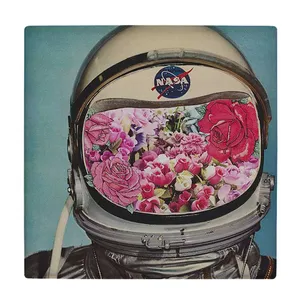  زیر لیوانی  طرح فضانورد و گل های رز کد    5930864_4809