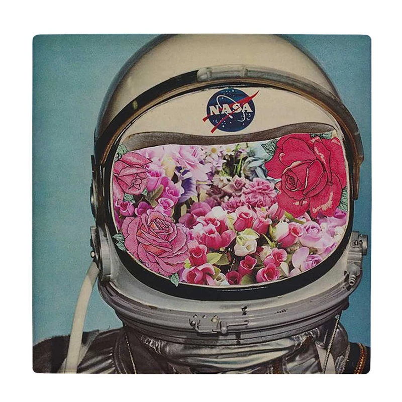  زیر لیوانی  طرح فضانورد و گل های رز کد    5930864_4809