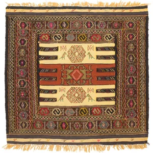 گلیم دستباف یک متری مدل سفره کردی کد 261044 