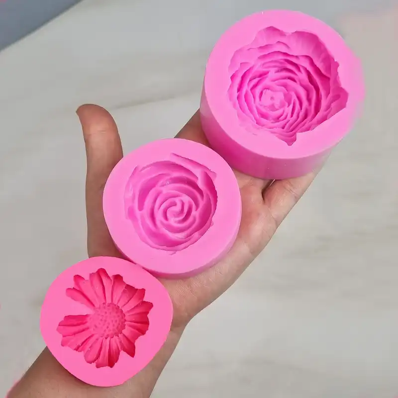 قالب شمع مدل ست گل آلاله، گل مارگاریت و گل رز کلاسیک کد F01 مجموعه 3 عددی