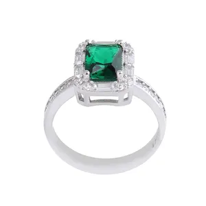 انگشتر نقره زنانه بازرگانی میلادی مدل سنگ اونیکس کد AWR_1019