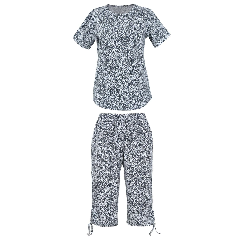 ست تی‌شرت آستین کوتاه و شلوارک راحتی زنانه دل آویز مدل H496