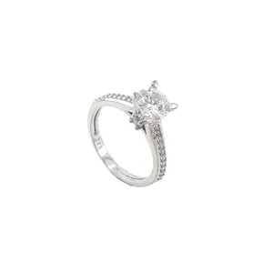 انگشتر نقره زنانه مدل سولیتر 