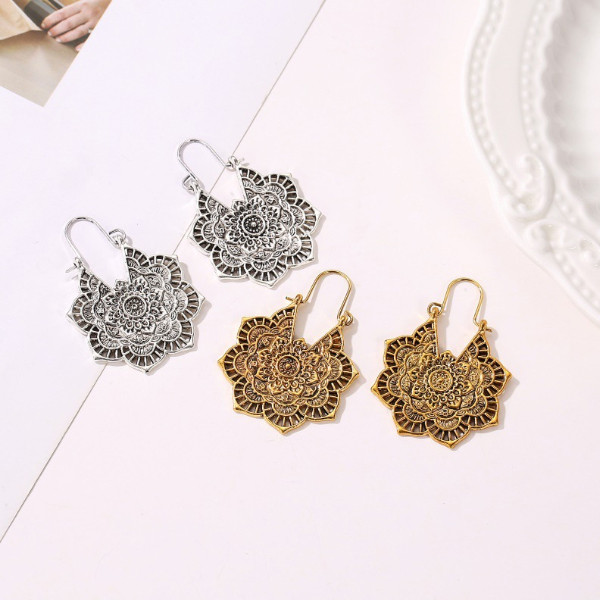 گوشواره دخترانه مدل ترنج بسته دو عددی